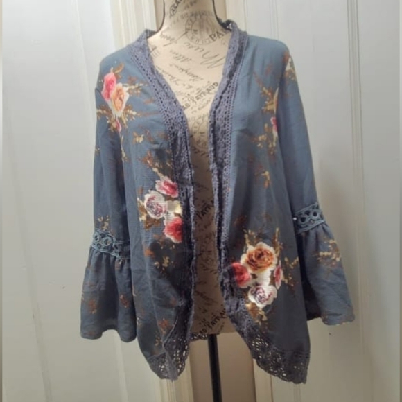 Grey Floral Kimono With Bell Hand. Lace Trim/Beach Top/ Sun Wrap🌴 - Picture 1 of 7